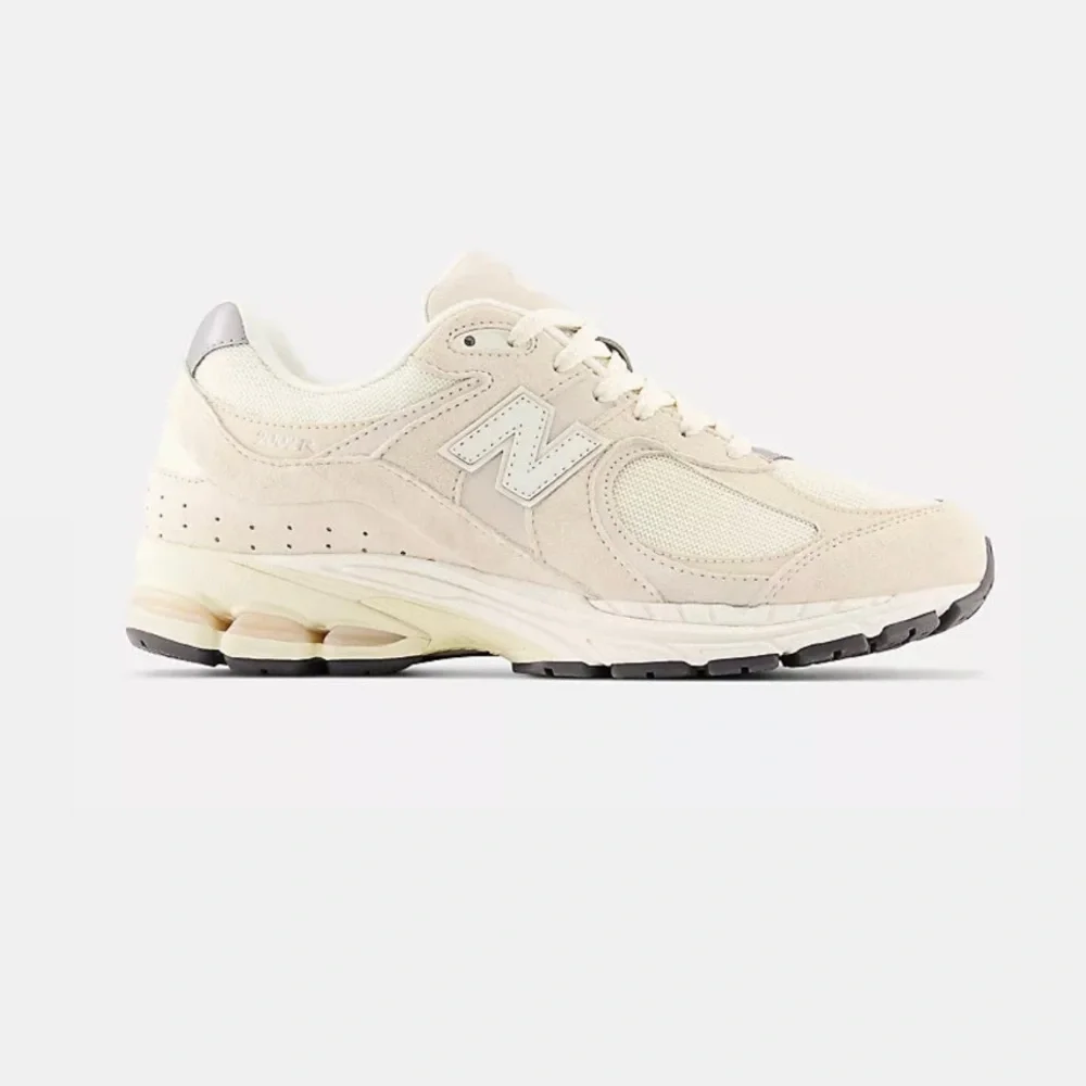 New Balance 2002R — Calm Taupe/Angora/Silver Metalic - Picture 2 of 9